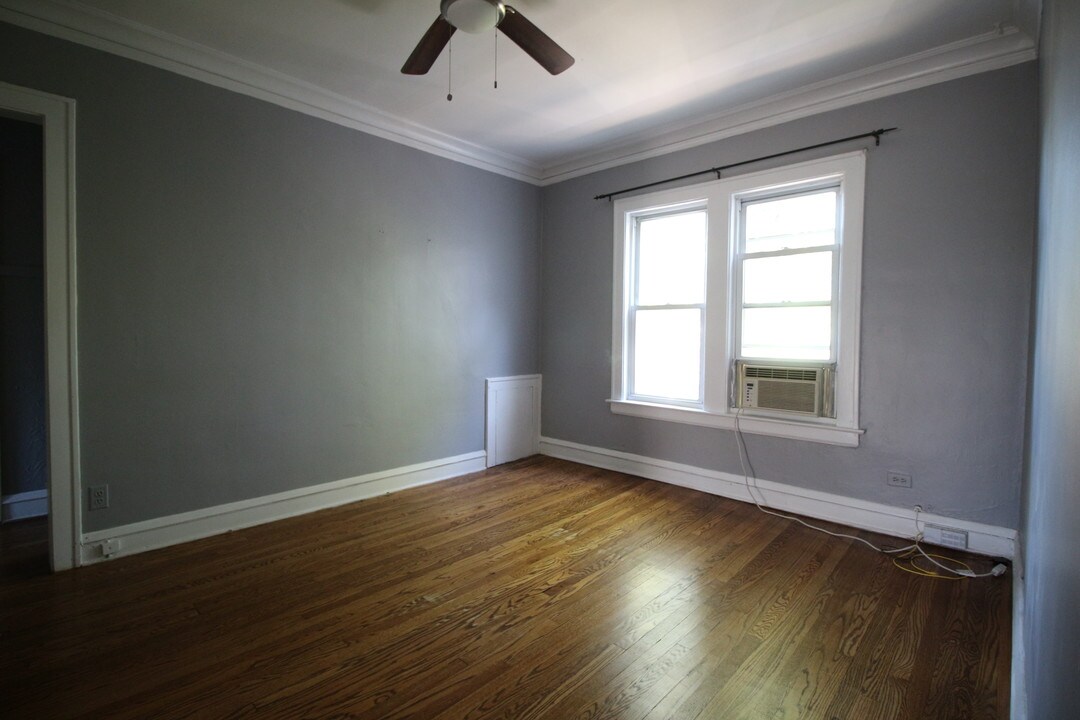 3217 W Balmoral Ave in Chicago, IL - Building Photo