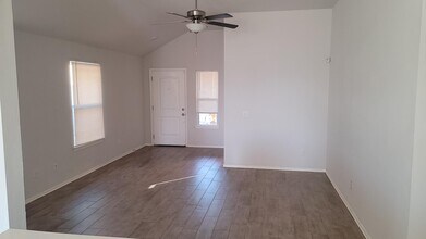 4617 Emerald Knoll Rd in Oklahoma City, OK - Building Photo - Building Photo