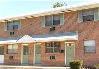 Eastgate Apartments in Camden, NJ - Foto de edificio - Building Photo