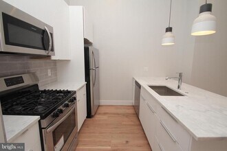 220 S 3rd St in Philadelphia, PA - Building Photo - Building Photo