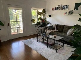 1188 N Mariposa Ave in Los Angeles, CA - Building Photo
