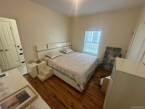 1024 Broadway in Woodmere, NY - Building Photo - Building Photo