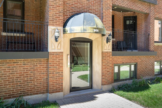 Winona Courtyard in Chicago, IL - Foto de edificio - Building Photo