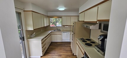 3730 34th Ave SW in Seattle, WA - Building Photo - Building Photo