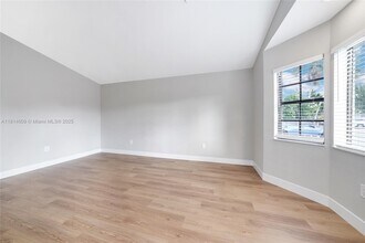 2769 W 74th Terrace in Hialeah, FL - Building Photo - Building Photo