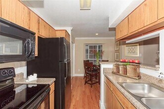 8110 Creekbend Dr in Houston, TX - Building Photo - Building Photo