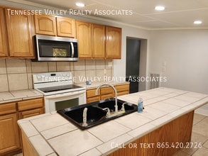 612 Self Hollow Rd in Rockford, TN - Building Photo - Building Photo