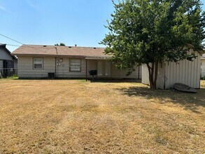 1025 SW 57th St in Oklahoma City, OK - Building Photo - Building Photo