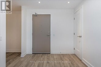 185 Dunlop St E in Barrie, ON - Building Photo - Building Photo