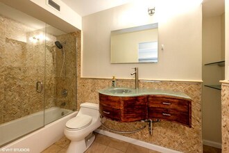 6007 N Sheridan Rd in Chicago, IL - Building Photo - Building Photo