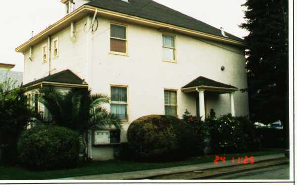 126 N Ellsworth Ave in San Mateo, CA - Foto de edificio