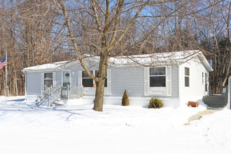 Tradewinds Mobile Home Community in Clio, MI - Foto de edificio - Building Photo