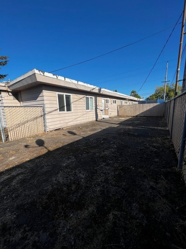 property at 802-806 Queen Ave SE