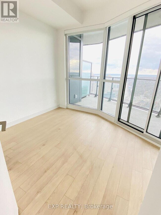 10 Park Lawn Rd in Toronto, ON - Building Photo - Building Photo