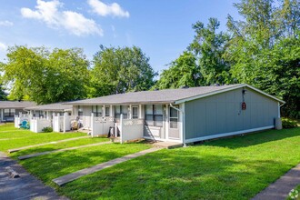 Stratford Apartments in Gallatin, TN - Building Photo - Building Photo