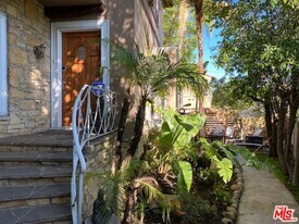 9127 Phyllis St in West Hollywood, CA - Building Photo