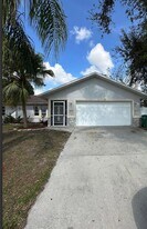 1813 NE 1st Terrace in Cape Coral, FL - Building Photo