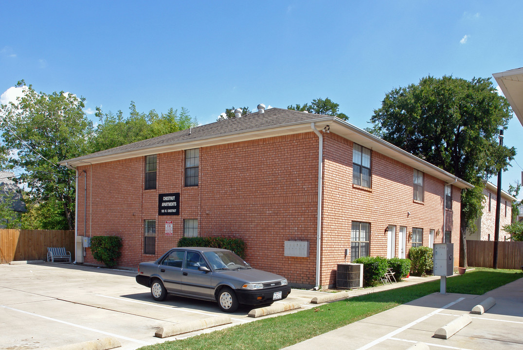 Chestnut Apartments in Denton, TX - Building Photo