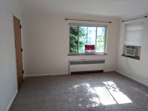 716 S Ft Thomas Ave, Unit 1 in Fort Thomas, KY - Foto de edificio - Building Photo