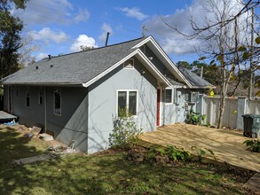 1758 Gibbs Dr in Tallahassee, FL - Building Photo - Building Photo