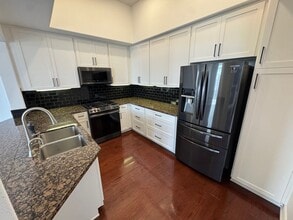 88 S Broadway in Millbrae, CA - Building Photo - Building Photo