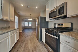 2343 Colonial Springs Ln in Spring, TX - Foto de edificio - Building Photo