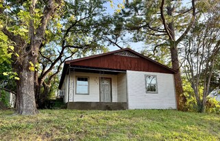 428 E Elm St in Denison, TX - Building Photo