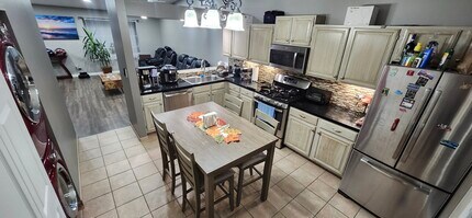 539 Thorndale Dr in Elgin, IL - Building Photo - Building Photo