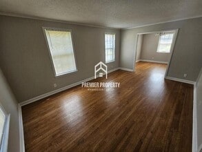 5949 McQueen Cove in Memphis, TN - Building Photo - Building Photo