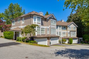 5950 Oakdale Rd in Burnaby, BC - Building Photo