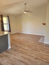 20700 Bonanza St, Unit D in Lago Vista, TX - Building Photo - Building Photo