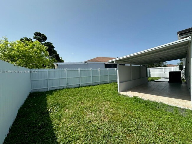 25636 SW 125th Pl in Homestead, FL - Building Photo - Building Photo