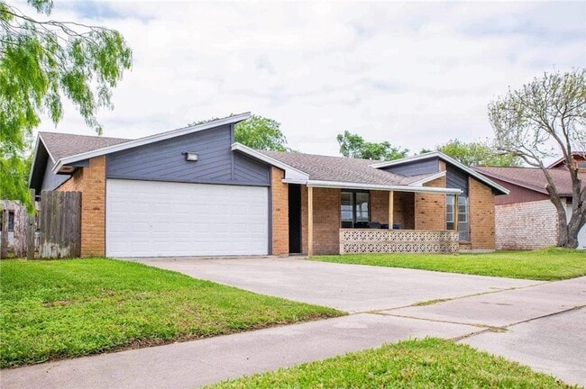 property at 9563 Goldfinch Cir