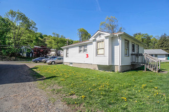 10-16 Hillside Ter in Newton, NJ - Foto de edificio - Building Photo