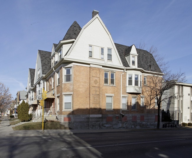 1718-1734 E Lafayette Pl in Milwaukee, WI - Foto de edificio - Building Photo