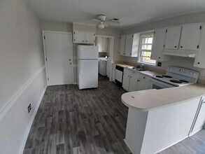 537 N O'Neil St in Clayton, NC - Building Photo - Building Photo