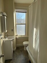 352 Shiloh St, Unit 2 in Cincinnati, OH - Foto de edificio - Building Photo