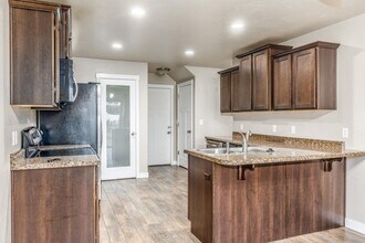 14492 S Edgemere Dr in Herriman, UT - Building Photo - Building Photo