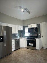 270-272-272 S Yale Ave in Columbus, OH - Foto de edificio - Building Photo