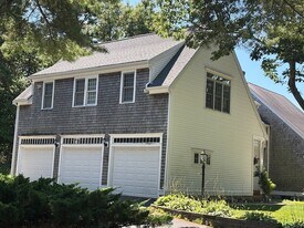 65 Lakewood Dr, Unit 2 in Plymouth, MA - Building Photo