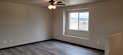 2017 E Philadelphia St in Rapid City, SD - Building Photo - Building Photo