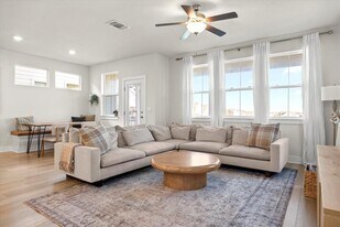 7210 Travertine Spring Dr in Austin, TX - Building Photo