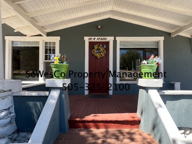 301 W Apache St in Farmington, NM - Building Photo - Building Photo