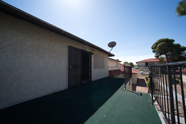 5282 S Maryland Pkwy in Las Vegas, NV - Building Photo - Building Photo