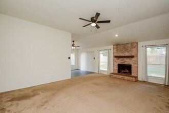 8018 Sweetgum Trace Dr in Houston, TX - Building Photo - Building Photo