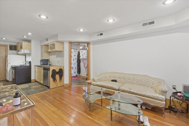 2711 N Lawndale Ave, Unit #G in Chicago, IL - Building Photo - Building Photo