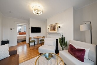102 Revere St in Boston, MA - Building Photo - Building Photo