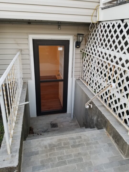 123 Belmont Ave in West Babylon, NY - Building Photo