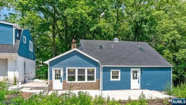 11 Longview Trail in Branchville, NJ - Building Photo - Building Photo