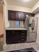 633 Bay St. in Toronto, ON - Building Photo - Building Photo